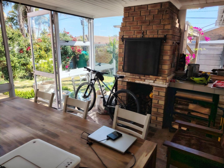 To Let 2 Bedroom Property for Rent in Protea Heights Western Cape